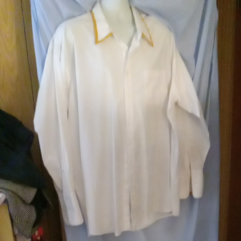 Stacy Adams White Shirt with Yellow Accents
